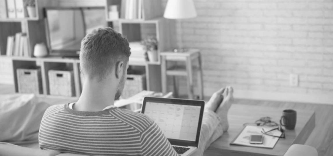 Gruppe von Menschen in produktiver Diskussion